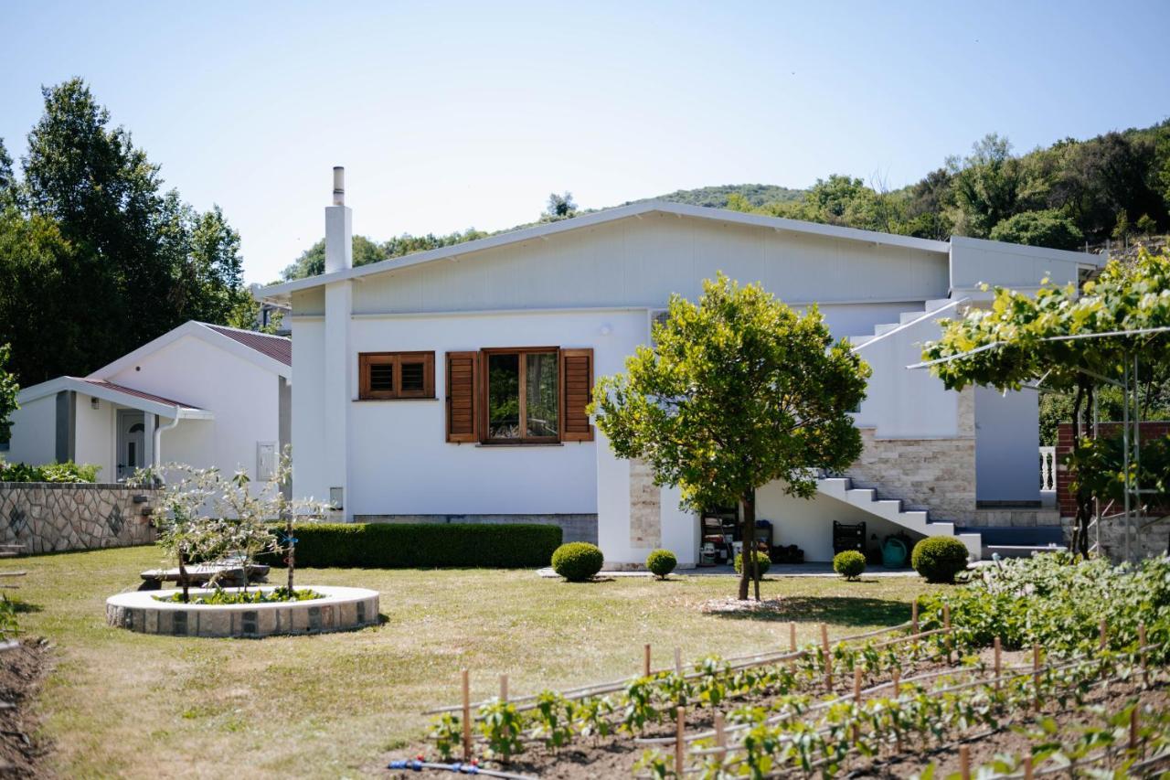 Markovic Village Apartments Ulcinj Bagian luar foto